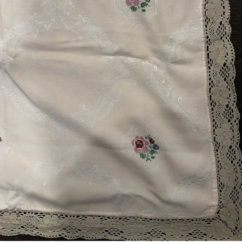 Vintage Pink‎ Embroidered Crochet Lace Damask Tablecloth Square 64